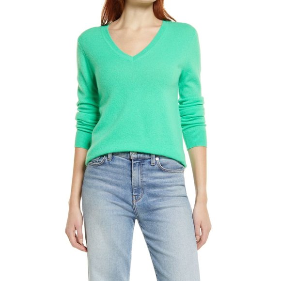 Nordstrom Sweaters - NWT Nordstrom 100% Cashmere Essential V-Neck Pullover Sweater Women's L Green